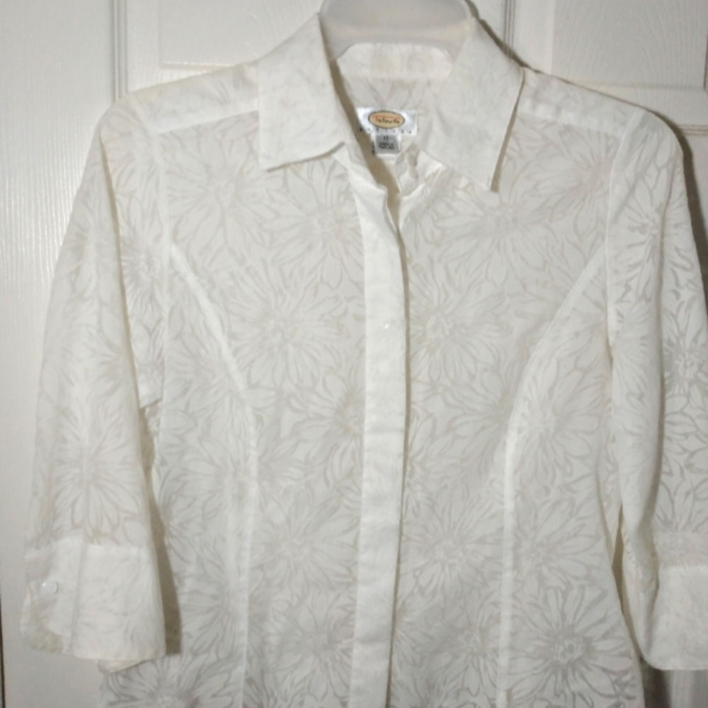 Talbot's petites size 12 top flowered off white hidden button up top great cond